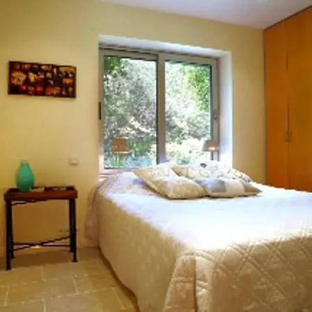 Sleeps 8 Air Con