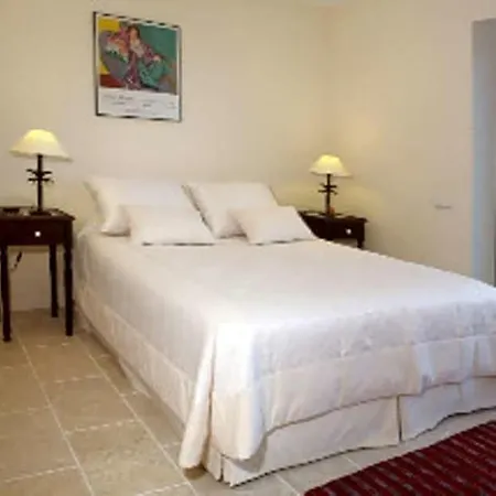 Sleeps 8 Air Con