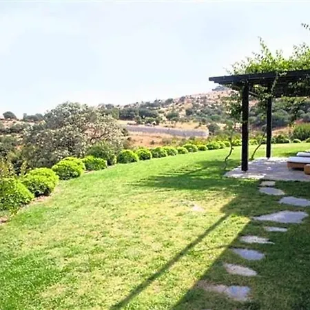 Sleeps 8 Air Con Villa